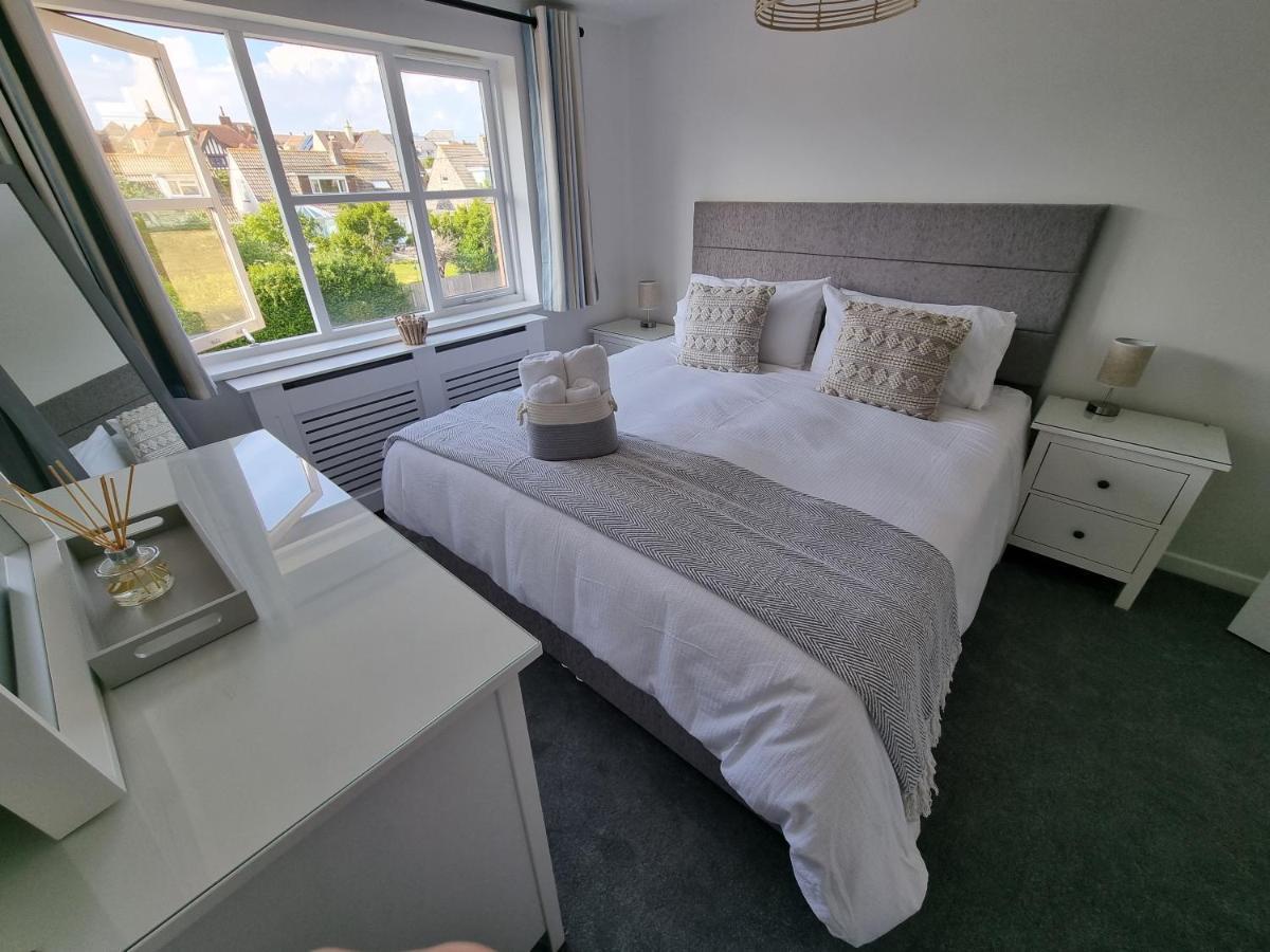 Hightide - 2 Bed With Parking, Balcony & Sea View. Leilighet Swanage Eksteriør bilde