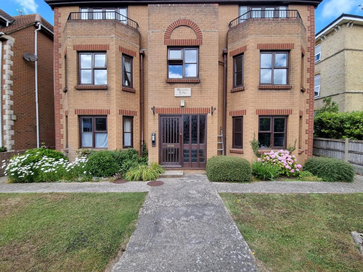 Hightide - 2 Bed With Parking, Balcony & Sea View. Leilighet Swanage Eksteriør bilde